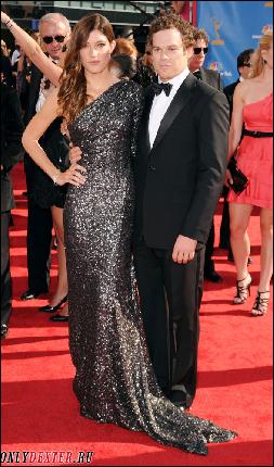 onlydexter.ru_emmy_2010_008 (588x1000, 160 kБ...)